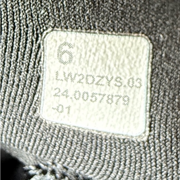 🖤 lululemon Black Embossed Align Bra - Picture 4 of 4